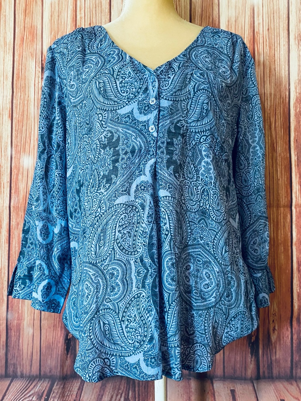 Women’s Large Blouse Fred David Faded Blue Look 3/4 Sleeves V Neck Buttons Soft